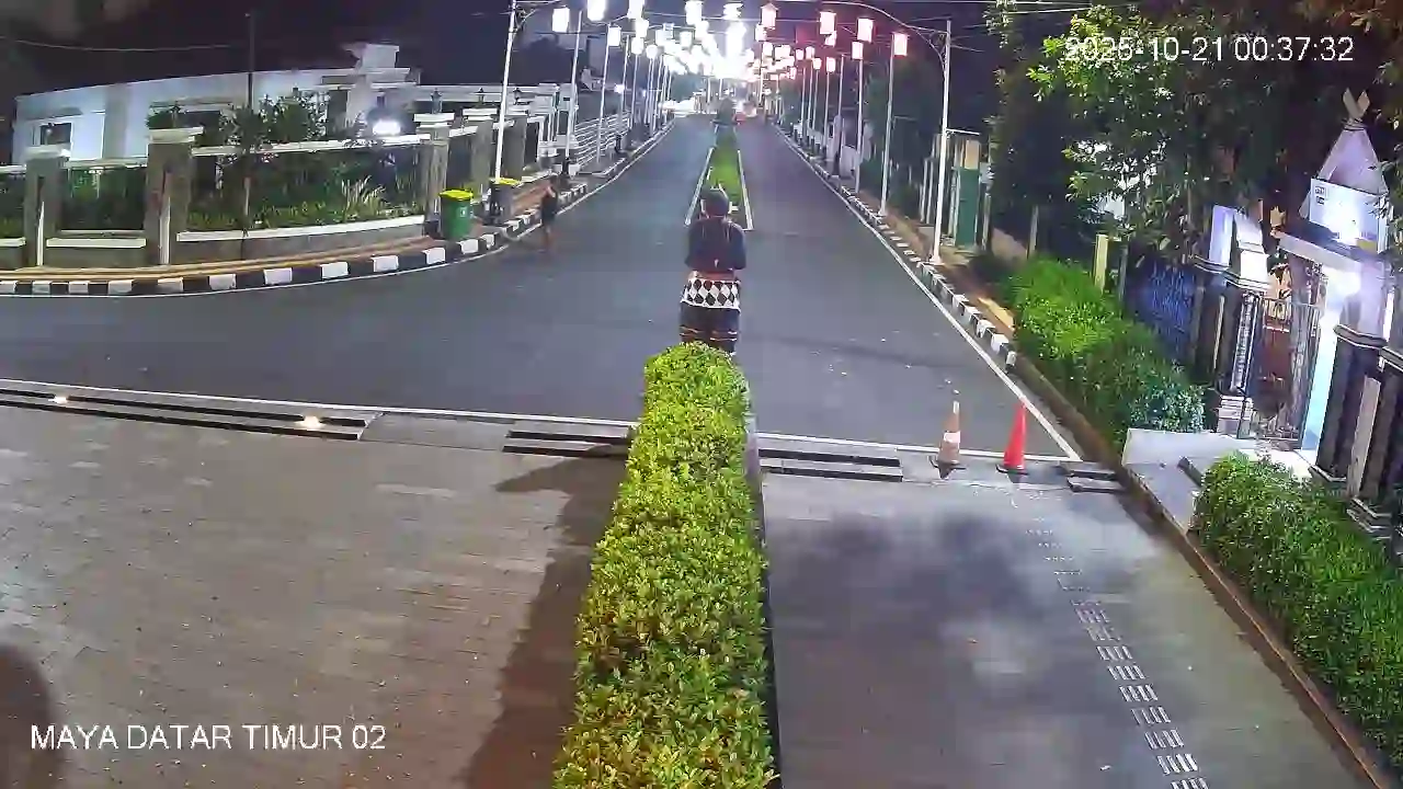 Gerbang Mayadatar Timur 2