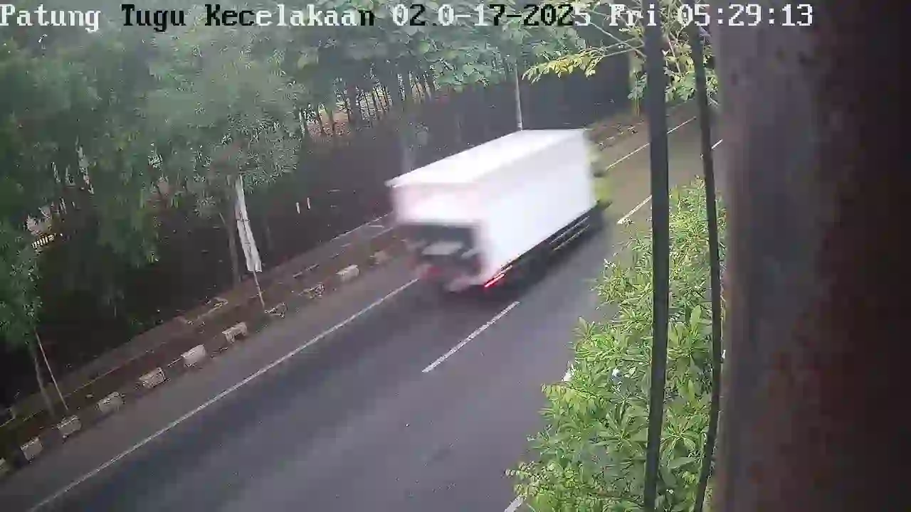 Patung Tugu Kecelakaan 2